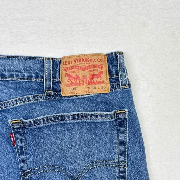 Levi's 505 Mens 38x30 (Fits 37x29) Regular Fit Jeans Medium Wash Denim Classic - Picture 9 of 10